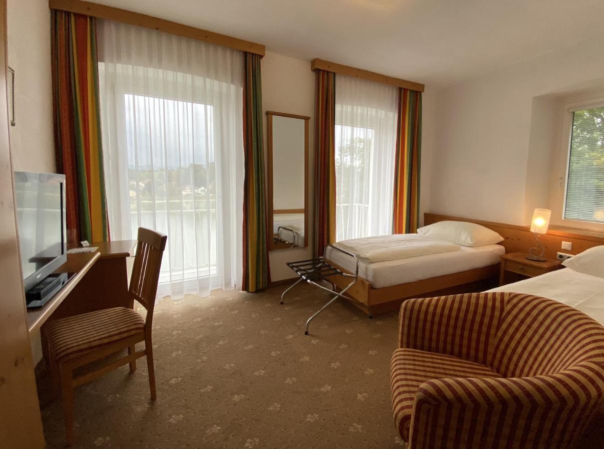 Hotel-Restaurant Faustschloessl Feldkirchen an der Donau Zewnętrze zdjęcie