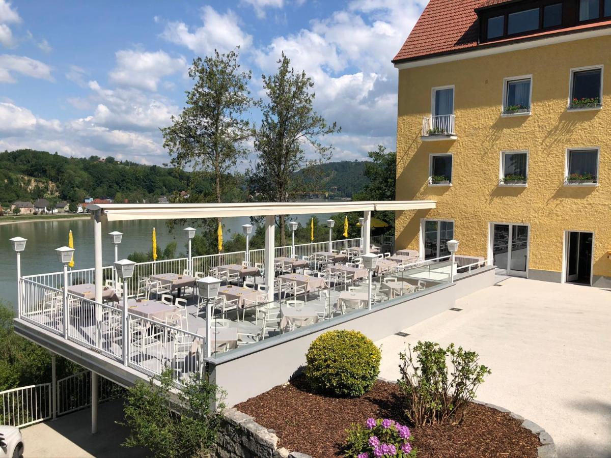 Hotel-Restaurant Faustschloessl Feldkirchen an der Donau Zewnętrze zdjęcie