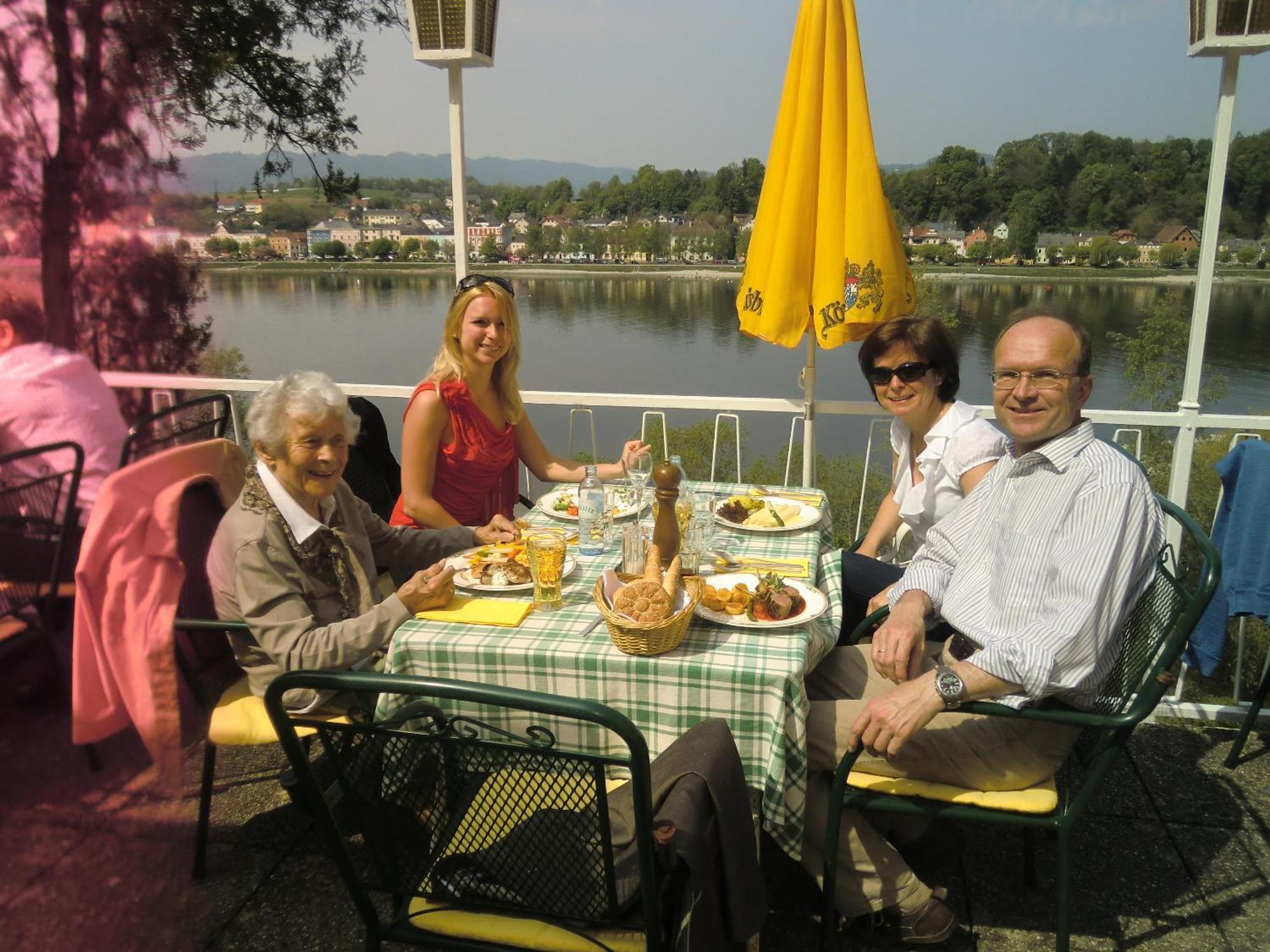 Hotel-Restaurant Faustschloessl Feldkirchen an der Donau Zewnętrze zdjęcie