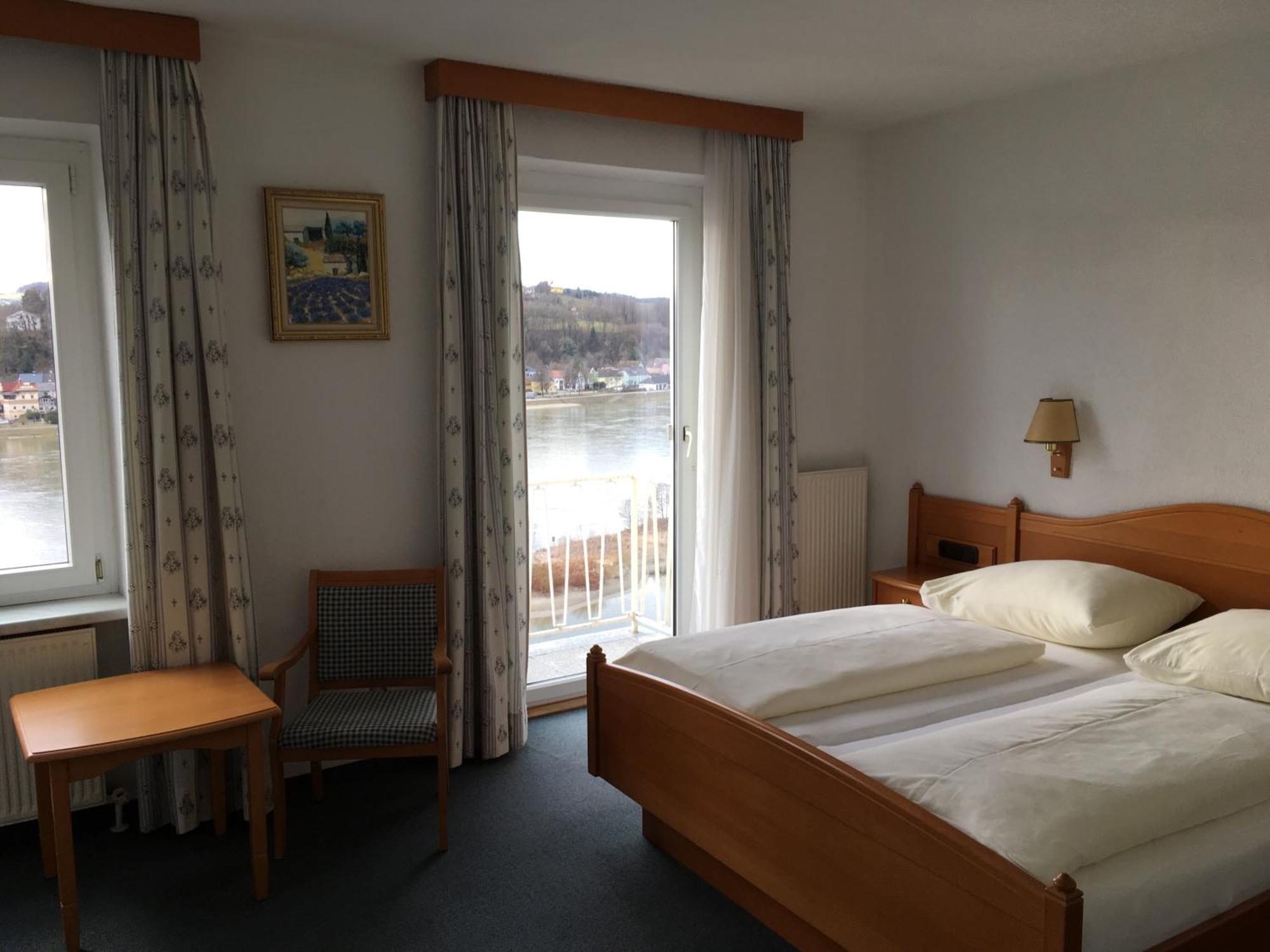 Hotel-Restaurant Faustschloessl Feldkirchen an der Donau Zewnętrze zdjęcie