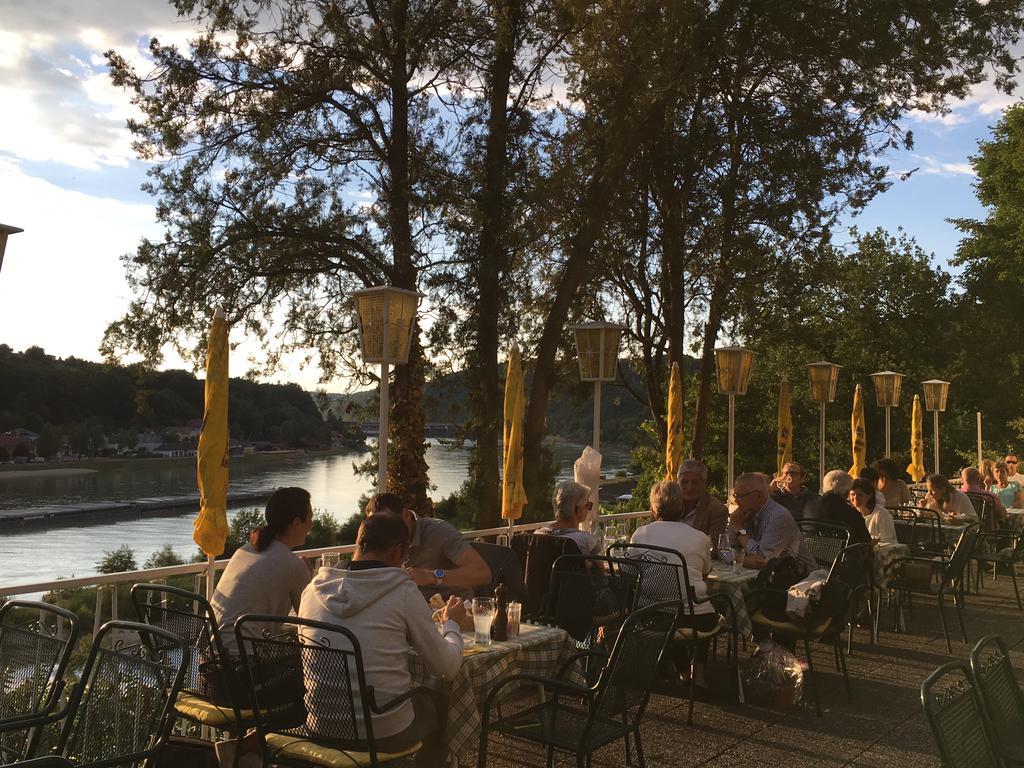Hotel-Restaurant Faustschloessl Feldkirchen an der Donau Zewnętrze zdjęcie