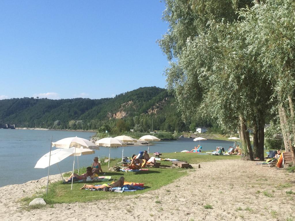 Hotel-Restaurant Faustschloessl Feldkirchen an der Donau Zewnętrze zdjęcie