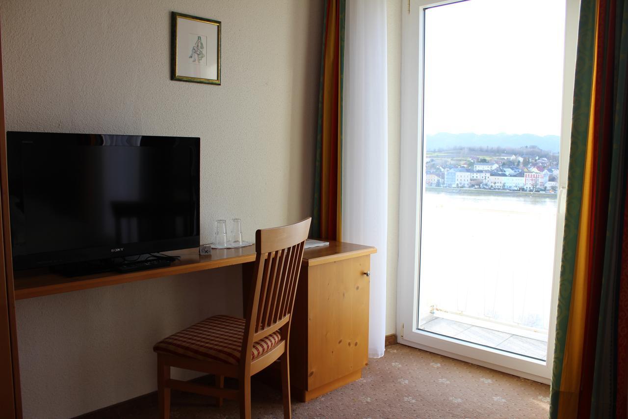 Hotel-Restaurant Faustschloessl Feldkirchen an der Donau Zewnętrze zdjęcie