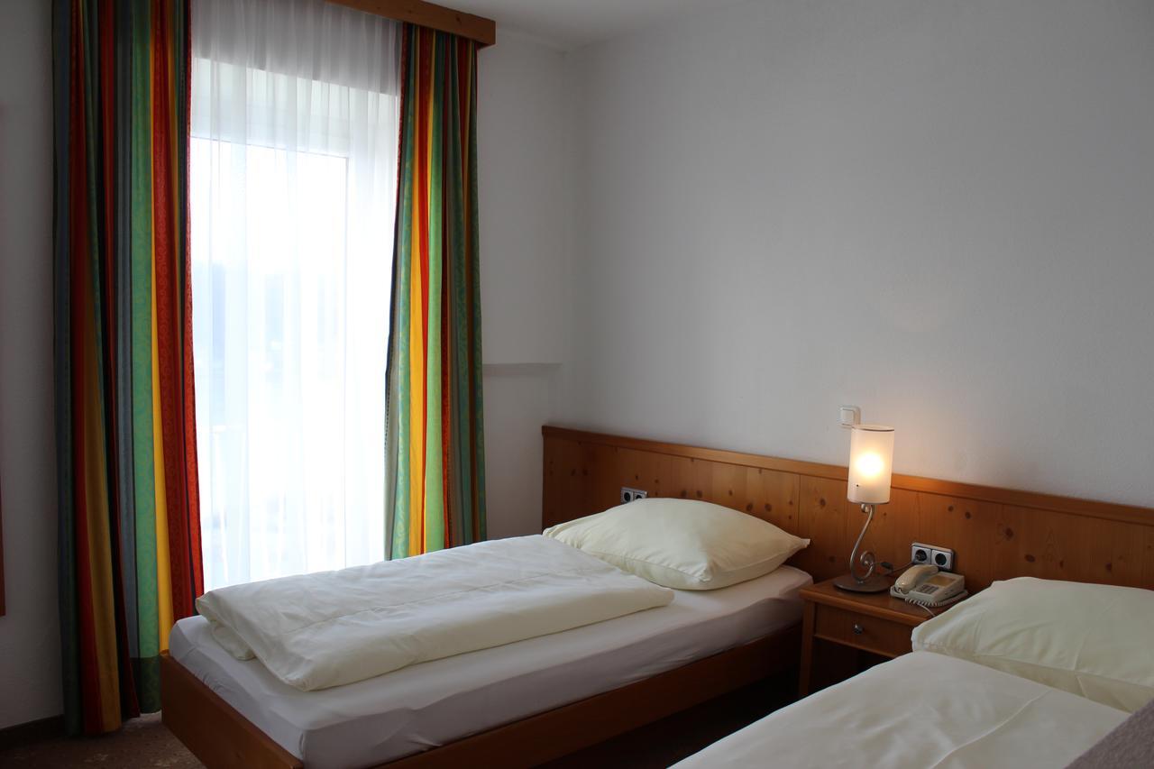 Hotel-Restaurant Faustschloessl Feldkirchen an der Donau Zewnętrze zdjęcie